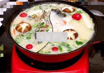 豆浆鱼头火锅的做法步骤8