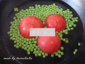 西红柿豌豆炒鸡蛋的做法步骤3
