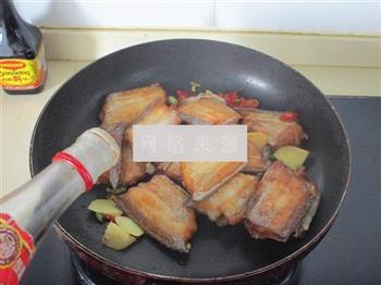 泡椒干锅带鱼的做法步骤7