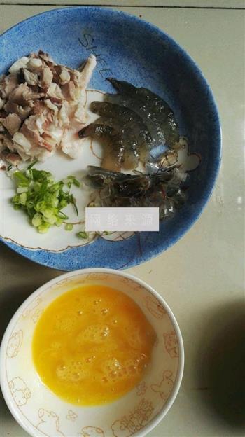 虾仁酱油炒饭的做法图解2