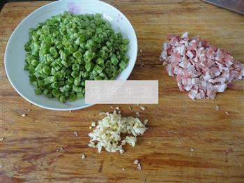 橄榄肉末四季豆的做法图解2