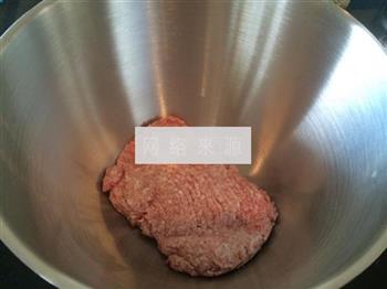 猪肉丸子白菜汤的做法步骤1