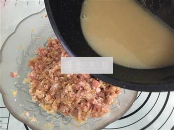 酸菜猪肉煎饺的做法图解4