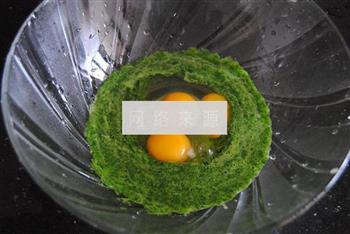 菠菜鸡蛋卷的做法步骤1