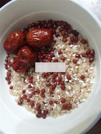 补血健脾粳米粥的做法步骤2