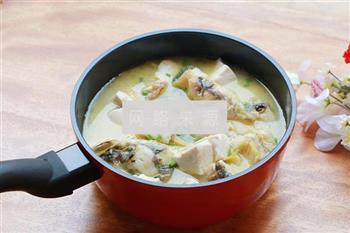 鲶鱼豆腐汤的做法步骤17