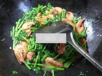 鲜虾炒茼蒿的做法步骤10