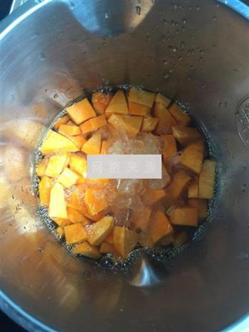 南瓜红薯椰汁西米露的做法步骤3