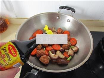 香菇烧肉丸子的做法图解6