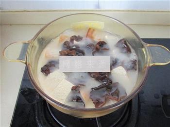 黑木耳炖冻豆腐的做法步骤6