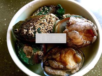 黄小米鲍鱼粥的做法步骤2