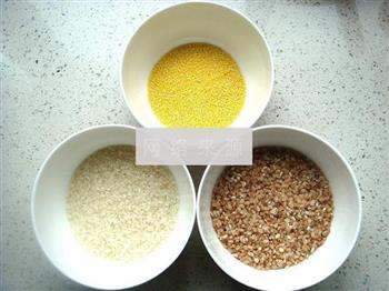红粳米杂粮饭的做法步骤1