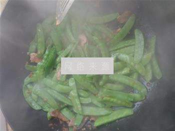蒜香荷兰豆炒肉的做法步骤7