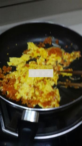 胡萝卜炒鸡蛋的做法步骤3
