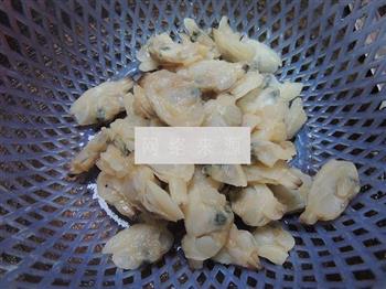 彩椒炒花甲肉的做法步骤1