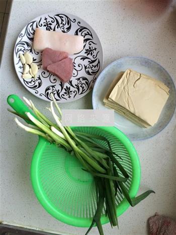 家常葱烧豆腐的做法步骤1