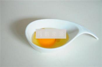 豆苗豆腐鸡蛋汤的做法步骤2