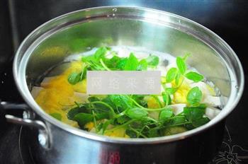 豆苗豆腐鸡蛋汤的做法步骤6