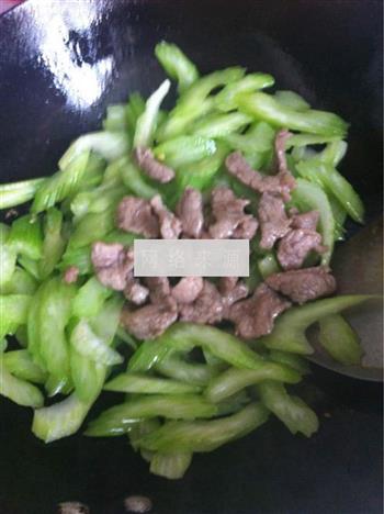 西芹炒肉片的做法步骤8