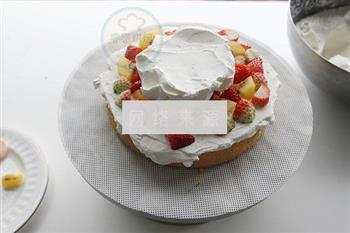 草莓水果奶油裱花蛋糕的做法步骤6