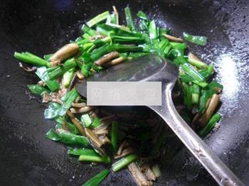 韭菜炒鳝丝的做法步骤8