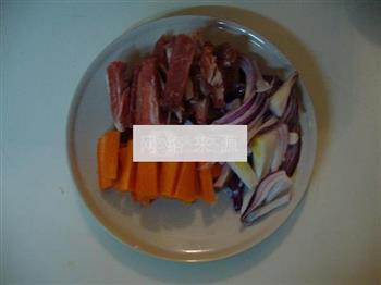 电饭锅版羊肉抓饭的做法步骤1