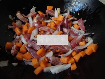 电饭锅版羊肉抓饭的做法步骤3