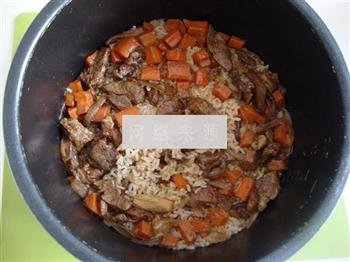 电饭锅版羊肉抓饭的做法步骤7