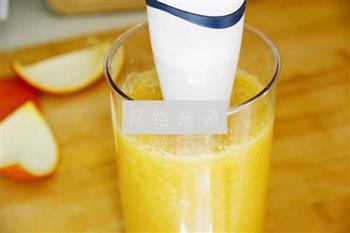 鲜榨蜜梨香橙汁的做法步骤12