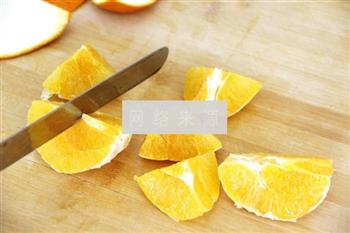 鲜榨蜜梨香橙汁的做法步骤5