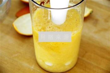 鲜榨蜜梨香橙汁的做法图解8