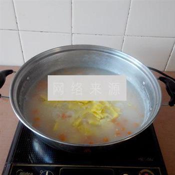 红萝卜鸡蛋粥的做法步骤6