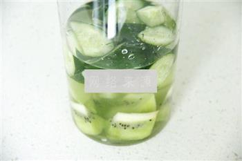 黄瓜猕猴桃汁的做法步骤8