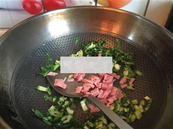 青菜火腿炒饭的做法步骤6