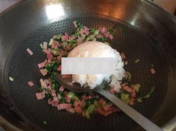 青菜火腿炒饭的做法步骤7