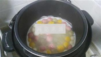 荷包蛋煮彩色汤圆的做法步骤2
