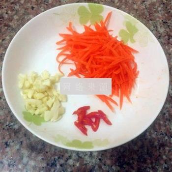 果仁菠菜的做法步骤2