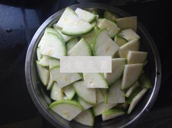 素炒角瓜的做法步骤1