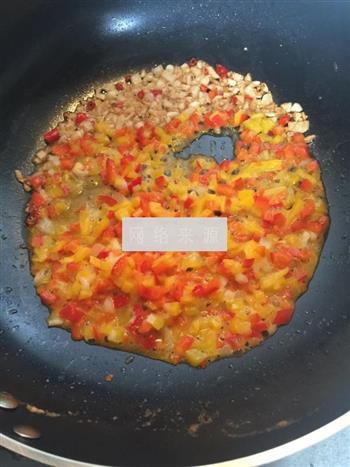 黄油煎馒头拼腌香椿的做法步骤3