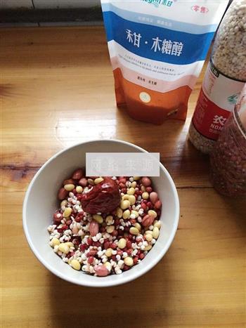 木糖醇红豆薏仁豆浆的做法步骤1