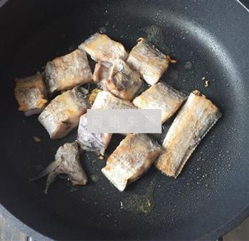 香煎带鱼的做法步骤4