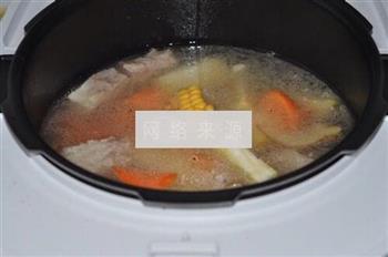 蔬菜鲍鱼排骨汤的做法图解13