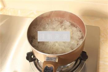 雪蛤雪燕百合润肺汤的做法步骤3