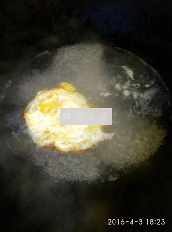 鲜艾叶鸡蛋瘦肉汤的做法图解4