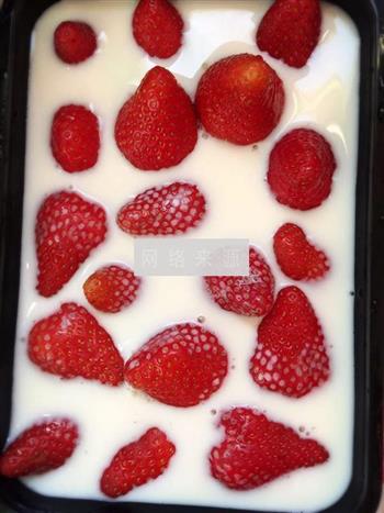 草莓牛奶生羊羹的做法步骤7