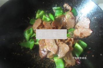 青椒鸭脯肉的做法步骤6