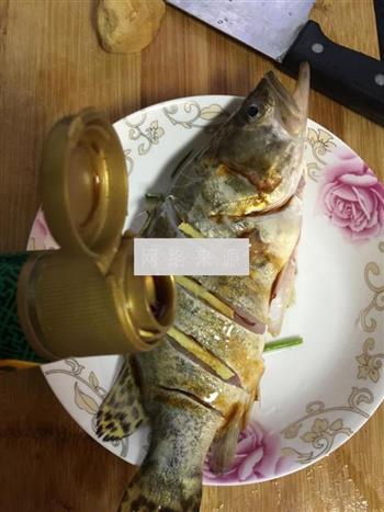 清蒸桂鱼的做法步骤3