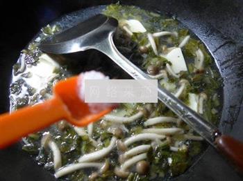 雪菜蟹味菇豆腐汤的做法图解7