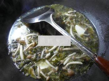 雪菜蟹味菇豆腐汤的做法图解8
