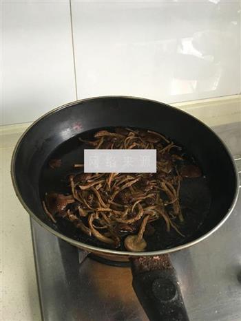 干锅茶树菇的做法步骤2
